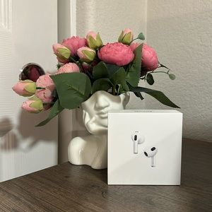 Airpods 3rd Gen with Lightning Charging Case (with 2 years of Apple Care)